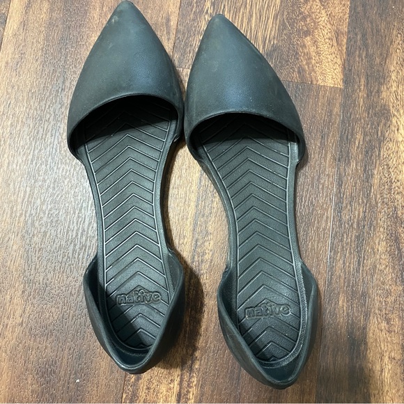 Native black rubber pointed toe with no side easy access shoe - Picture 2 of 5